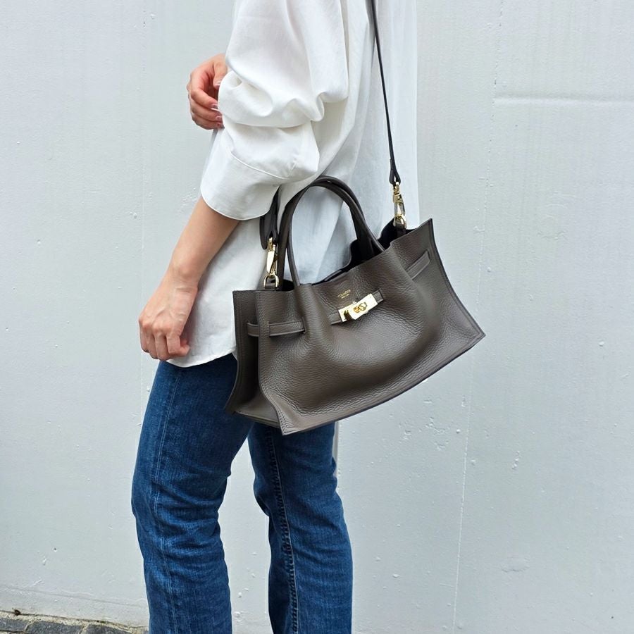 60代の母に人気のショルダーバッグの誕生日プレゼントおすすめ｜VIOLAd’ORO（ヴィオラドーロ）